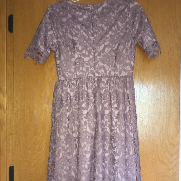 Mauve Lace Midi Dress - Picture 2 of 4